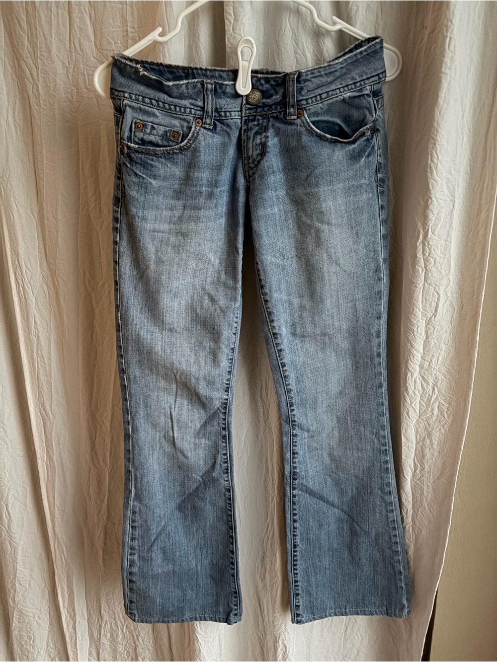 Low rise vintage American eagle jeans